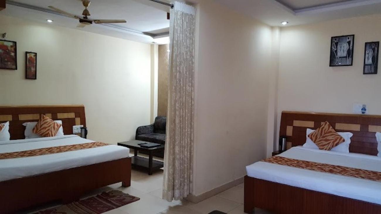Hotel Vinayak Palace Bilāspur Exterior photo