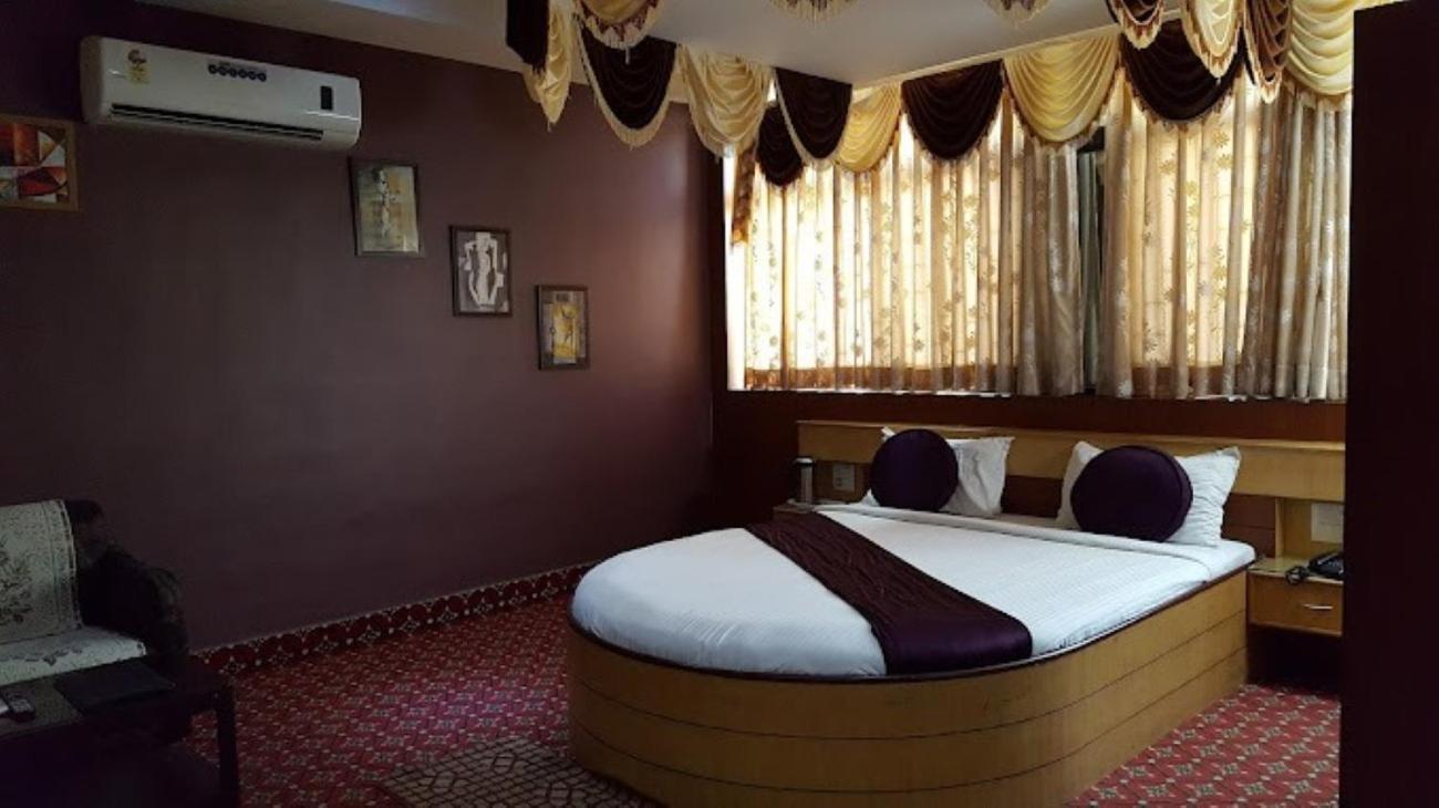Hotel Vinayak Palace Bilāspur Exterior photo