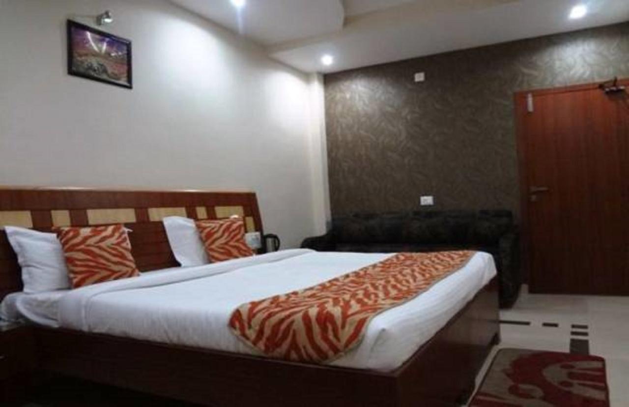 Hotel Vinayak Palace Bilāspur Exterior photo